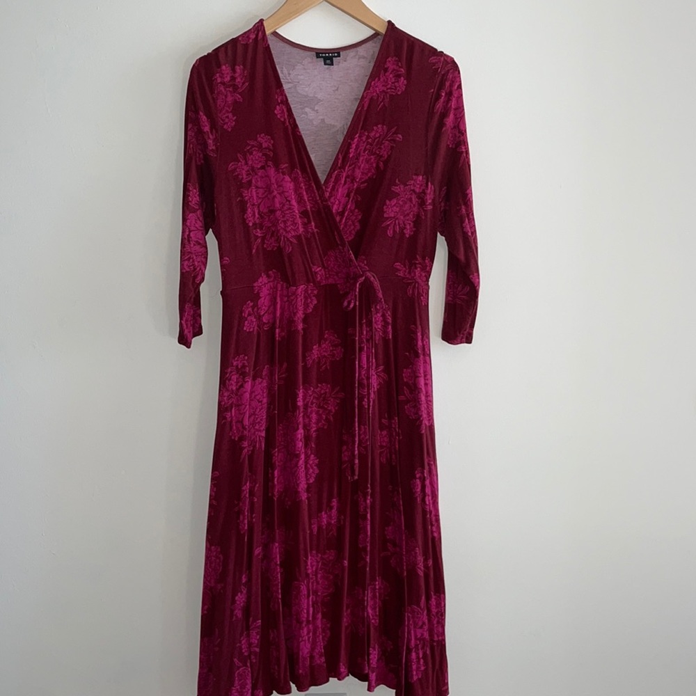 Torrid Maroon and pink 3/4 sleeve faux wrap dress
